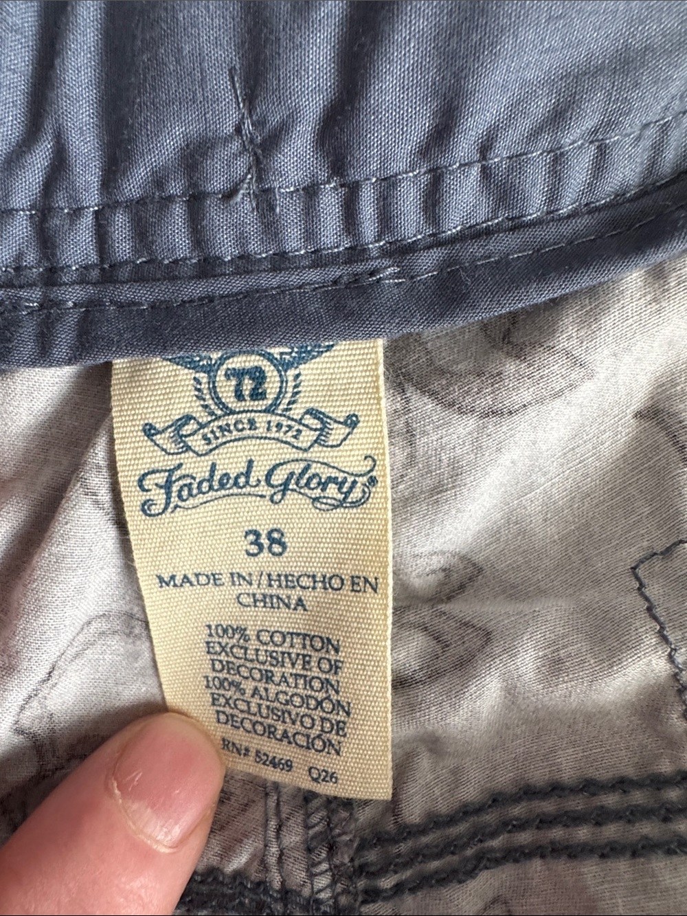 Faded Glory Blue and Gray Floral Cargo Shorts, Size:38 - Picture 4 of 7